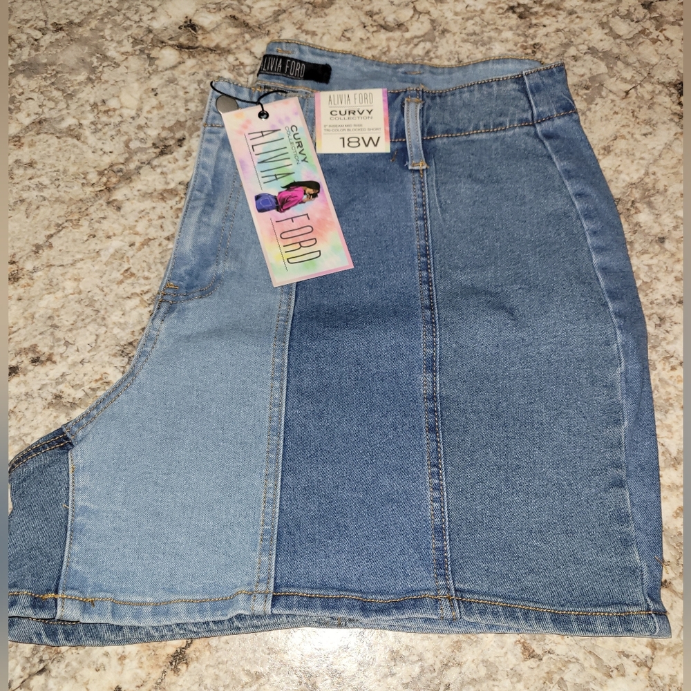 Alivia Ford Soft Denim Curvy Shorts NWT